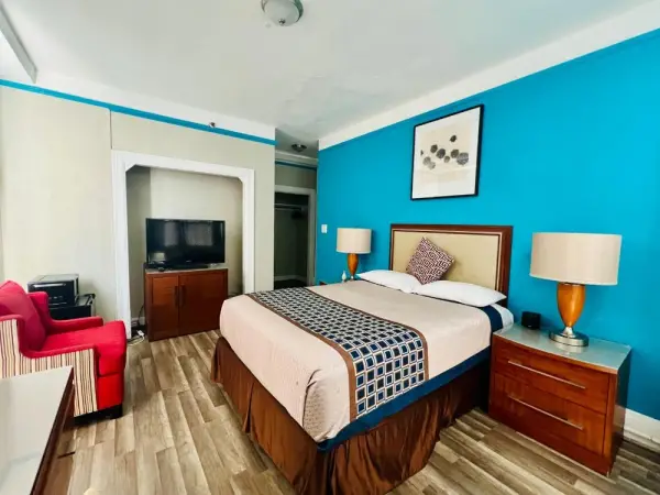 Admiral Hotel 7